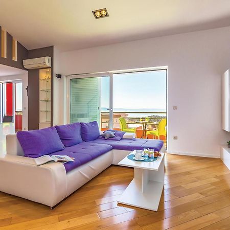 Lovely Apartment In Makarska With Kitchenette Экстерьер фото