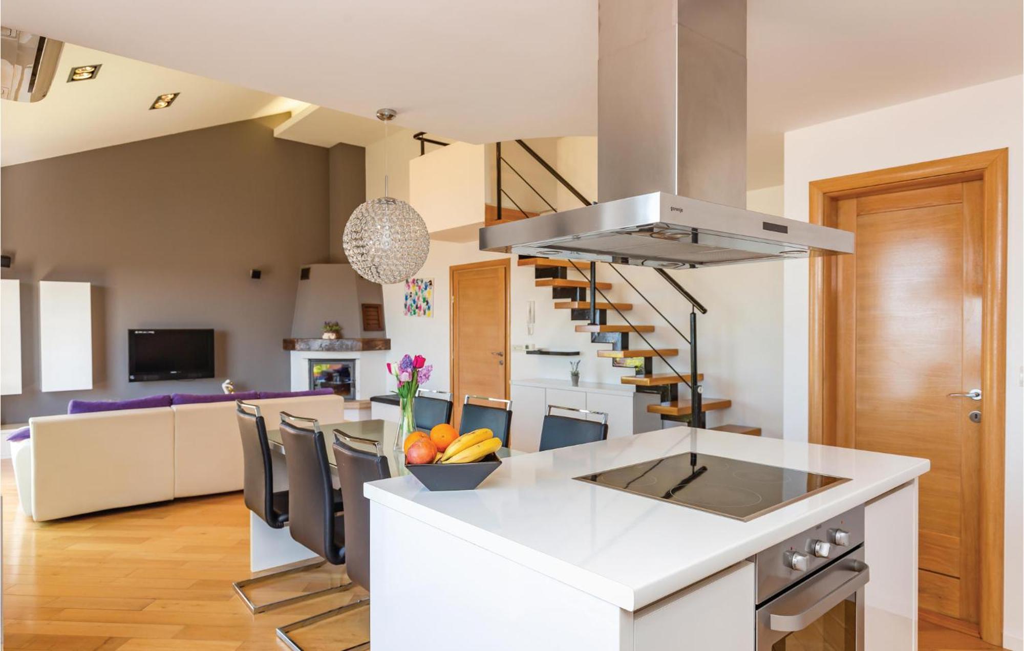 Lovely Apartment In Makarska With Kitchenette Экстерьер фото