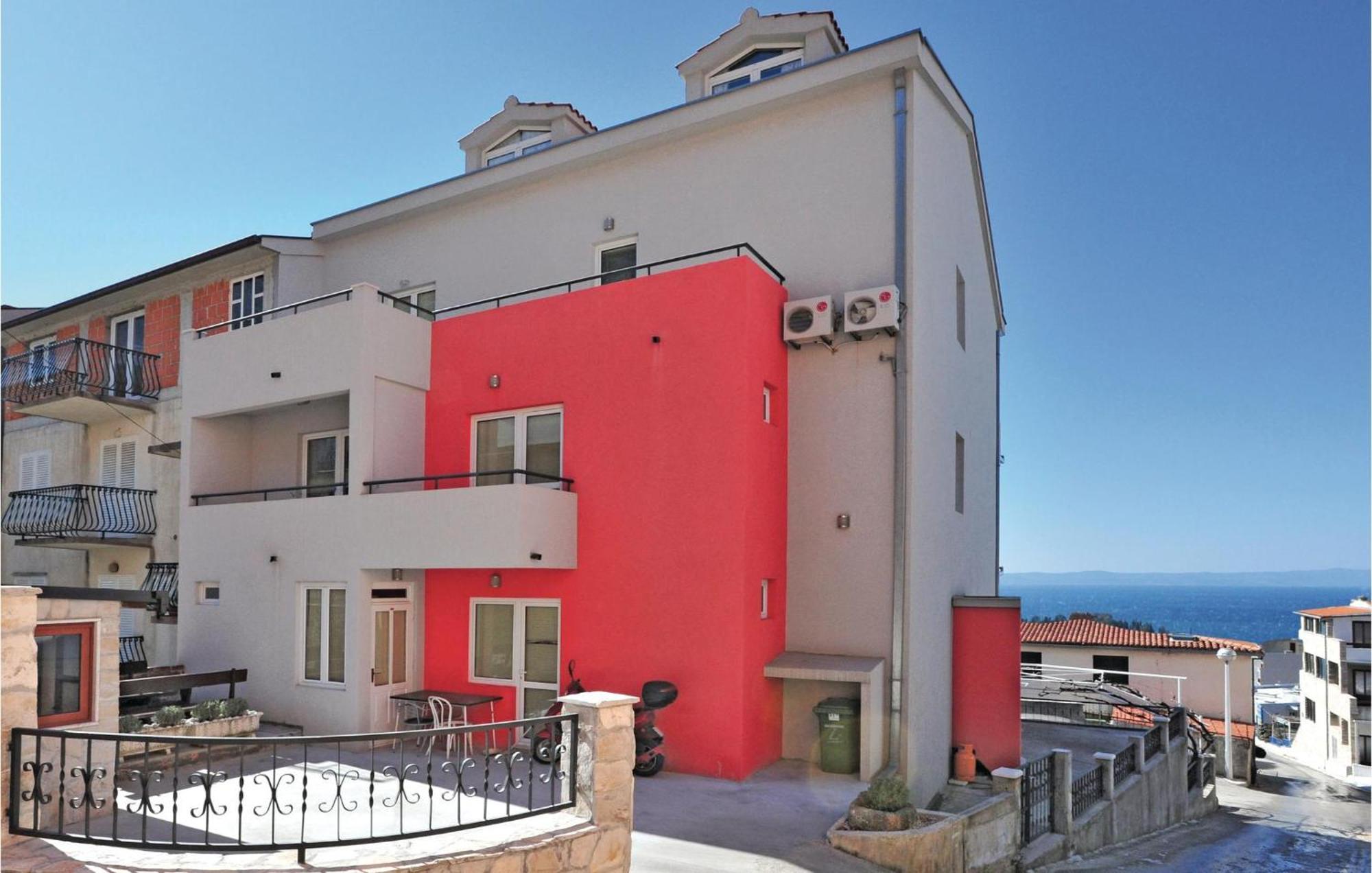 Lovely Apartment In Makarska With Kitchenette Экстерьер фото