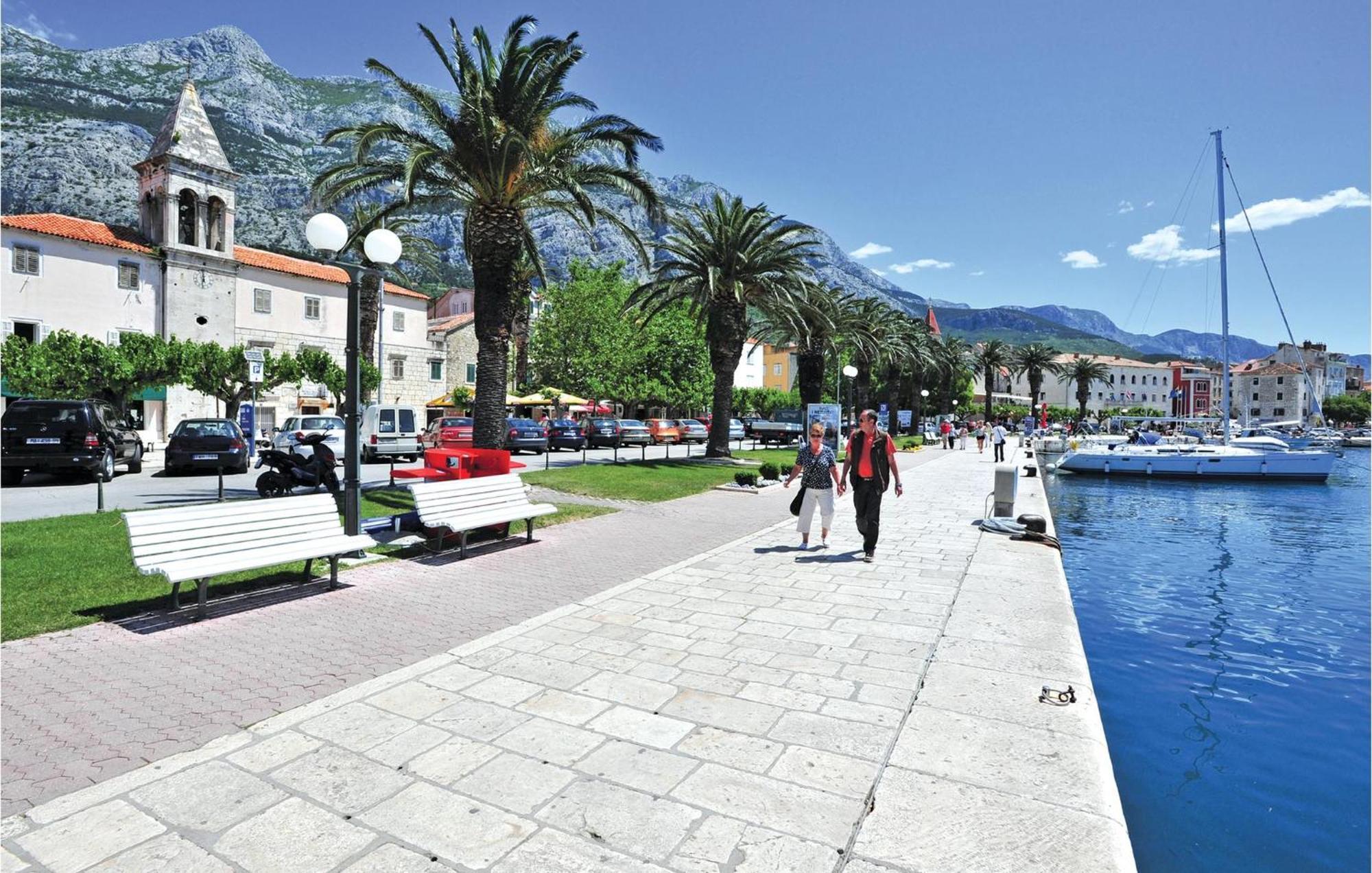 Lovely Apartment In Makarska With Kitchenette Экстерьер фото