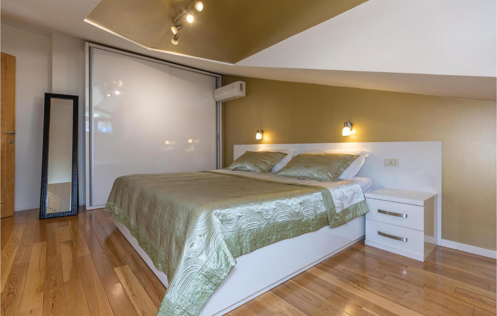 Lovely Apartment In Makarska With Kitchenette Экстерьер фото