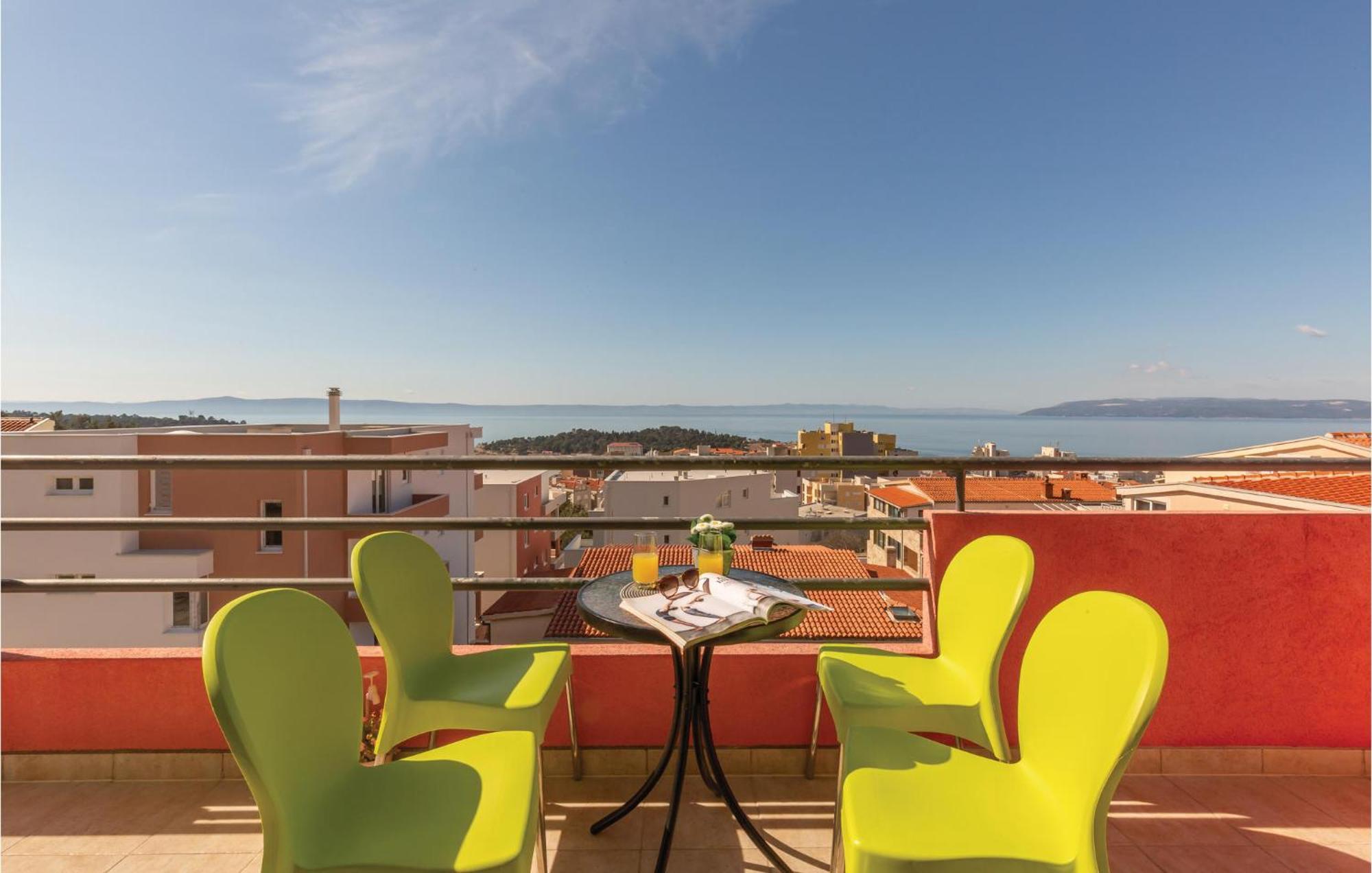 Lovely Apartment In Makarska With Kitchenette Экстерьер фото